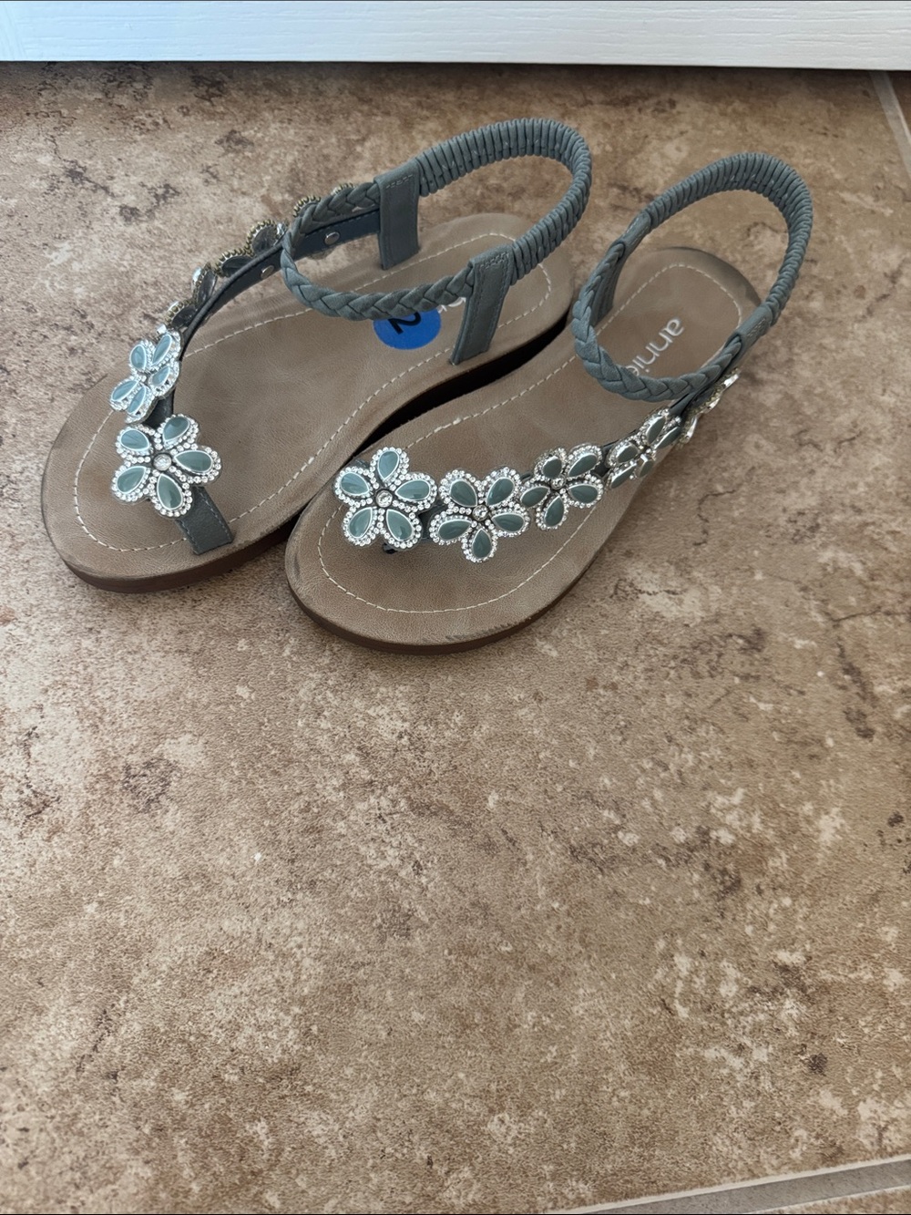 Annie Girl's size 2 Green Floral Jeweled Slingback Sandals - Picture 2 of 6
